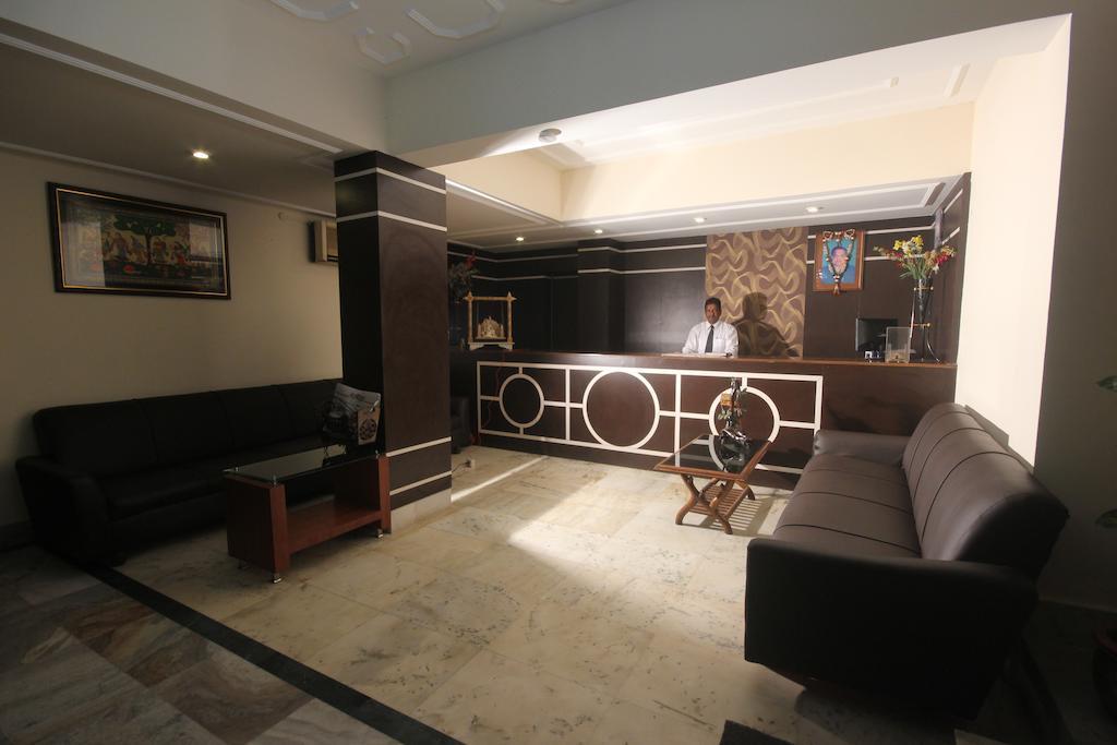 Hôtel Urmee à Bhubaneswar Extérieur photo