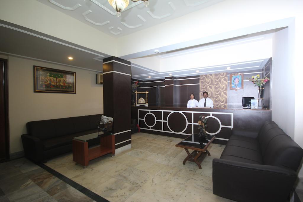 Hôtel Urmee à Bhubaneswar Extérieur photo