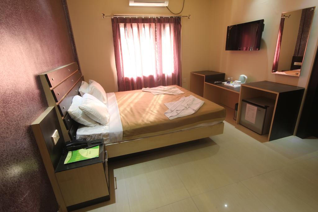 Hôtel Urmee à Bhubaneswar Extérieur photo